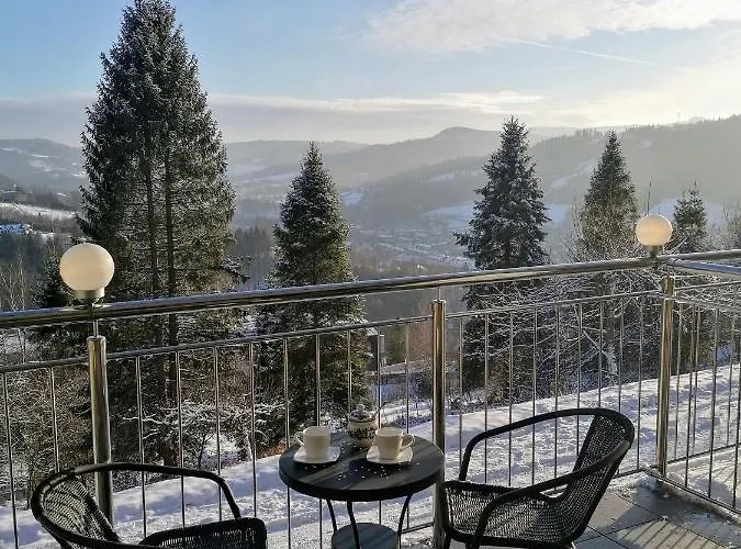 Widokowy Z Tarasem Bukowa ויסלאו